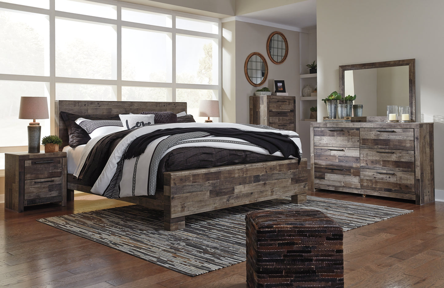Derekson Panel Bed