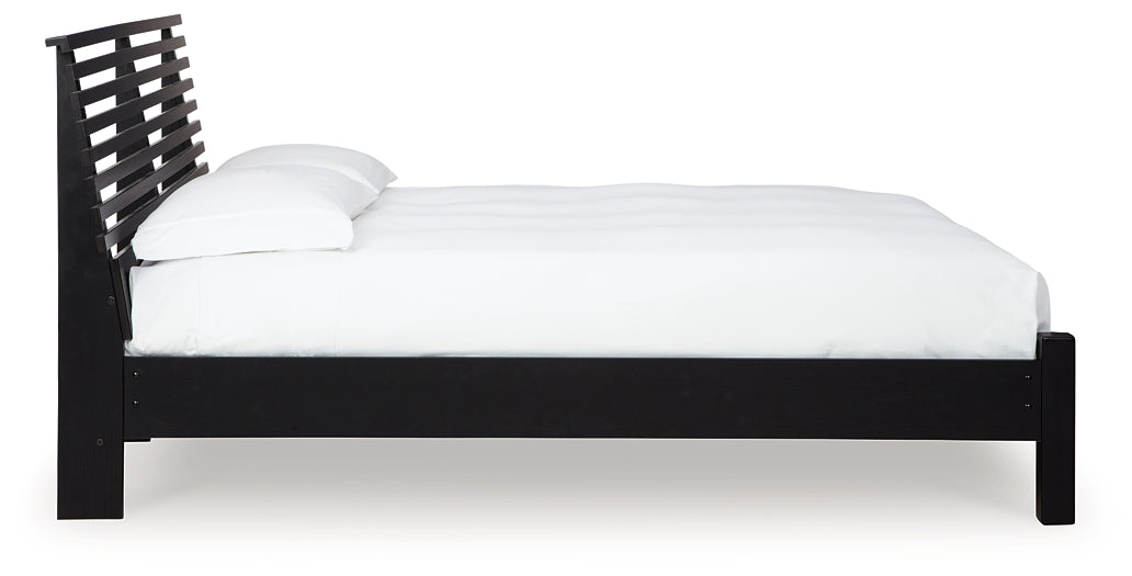 Danziar Slat Panel Bed